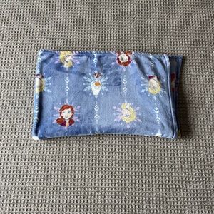Disney Frozen fleece blanket. In good condition